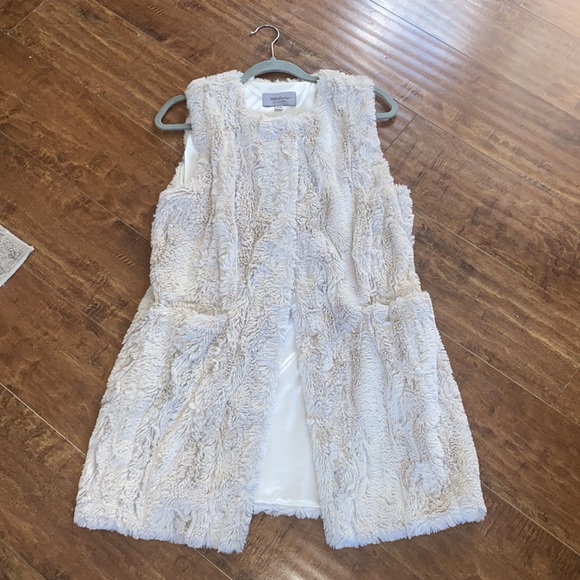 VICI Furry Vest in Cream - Picture 3 of 8